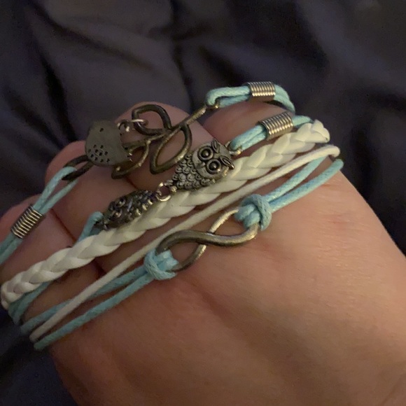 Assorted bracelets - Picture 4 of 4